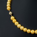 Ожерелье из жемчуга золотого цвета