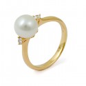 Кольцо из золота 750 пробы с натуральным жемчугом и бриллиантами